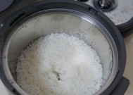 电饭煲蒸米饭夹生是什么原因？如何解决？