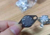 饮水机坏了怎么处理？维修还是更换？