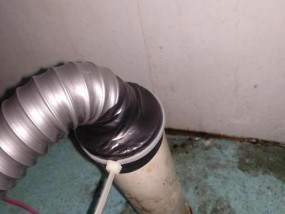 热水器排水管被打压如何解决（排水管堵塞可能导致热水器排水管被打压）