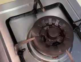 天燃气灶打不着火的原因及解决方法（探究天燃气灶无法点火的常见问题及解决方案）