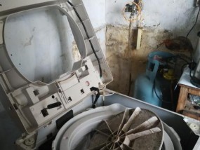 老式油烟机漏网问题及清洗方法（彻底解决老式油烟机漏网难题）