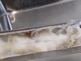 用白醋和鸡蛋清洗油烟机的神奇效果（简单）
