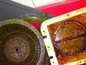 如何彻底清洗黄色油烟机（有效清除油污）