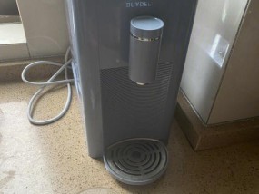 饮水机管子开裂的修理方法（解决饮水机管子开裂问题的简便方法）