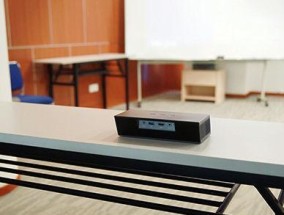 电动投影仪升降故障的应对方法（解决电动投影仪无法正常升降问题的实用技巧）