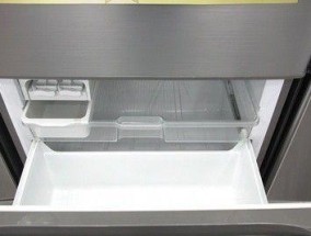如何正确清洗容声冰箱外壳（保持冰箱外观亮丽如新）