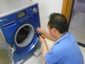 油烟机清洗后变蓝色的原因及解决方法（油烟机出现蓝色变化可能是由于什么原因）