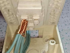 老板油烟机插座总跳闸的原因和维修方法（解决老板油烟机插座总跳闸的实用技巧）
