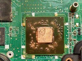电脑显卡坏了怎么修（自己解决显卡故障的简易方法）