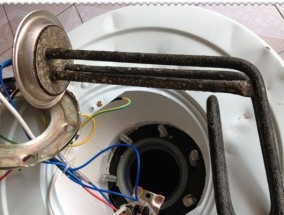 美的电热水器维修方法（解决您的电热水器问题）