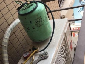 空调漏氟原因及维修方法（揭秘空调漏氟的成因）