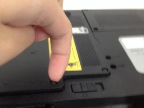装机亮了显示器不亮怎么办（解决显示器不亮的几种常见方法）
