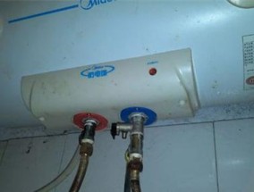 如何正确放空热水器的水（掌握放空技巧）