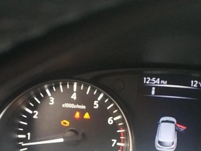电脑关机后控制器灯亮？这是什么原因导致的？