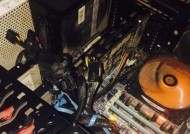 电脑内存条闪红灯是什么问题？如何解决？