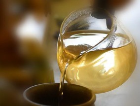 红茶与绿茶（解析红茶和绿茶的制作过程及健康益处）