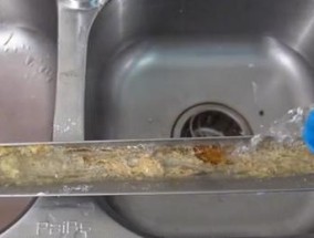以小苏打粉清洗油烟机，轻松除油垢（简单易行的清洁方法）