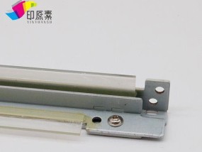 如何正确清洁复印机刮板（简单易行的方法保护复印机刮板使用寿命）