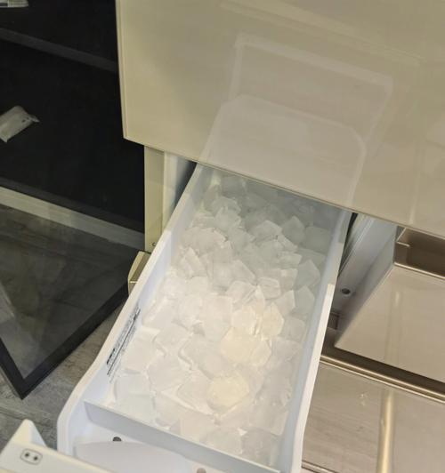 电脑显示器怕热的原因及解决方法（如何保护电脑显示器免受热害）  第1张