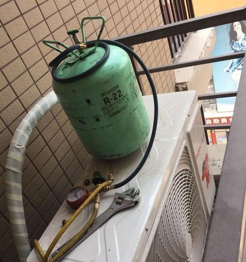 空调漏氟原因及维修方法（揭秘空调漏氟的成因）  第1张