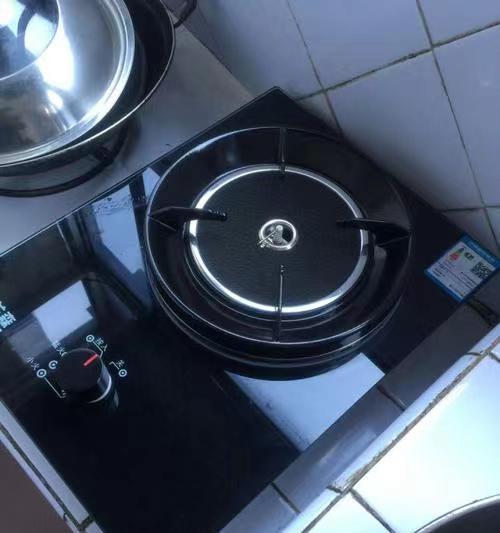 燃气灶无火花的原因及解决方法（燃气灶无法点火可能的原因与应对措施）  第1张