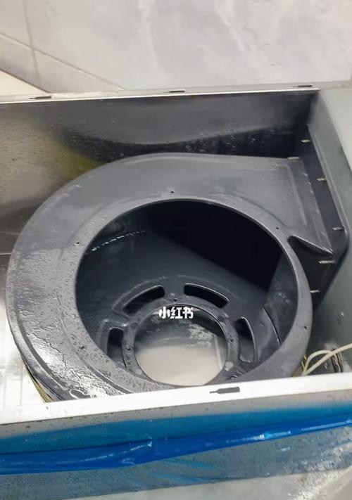 小区清洗抽油烟机的正确方法（为您打造一个清新健康的厨房环境）  第1张
