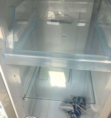 冰箱胶条的清洗方法及注意事项（如何正确清洗冰箱胶条）  第1张