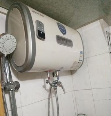 如何正确清洗浴室电热水器（简易教程帮你轻松保养电热水器）  第1张