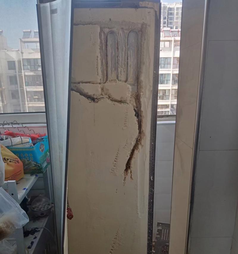 冰箱铜管漏水的解决方法（应对冰箱铜管漏水的有效措施及注意事项）  第1张