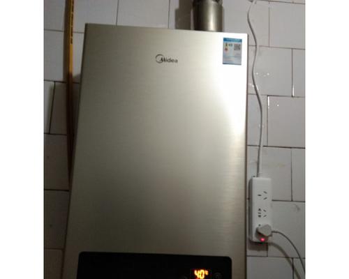 解决美的热水器E1E2故障的方法（学会正确应对和修复E1E2故障）  第1张