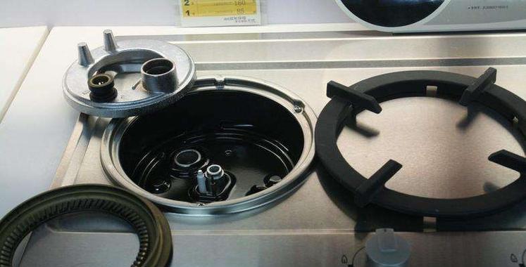 天燃气灶打不着火的原因及解决方法（探究天燃气灶无法点火的常见问题及解决方案）  第3张
