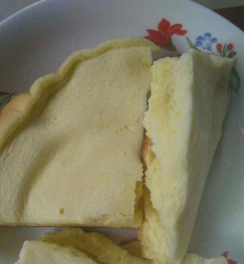 电饭煲蛋糕制作常见问题解决方法（解决电饭煲蛋糕跳的实用技巧）  第1张
