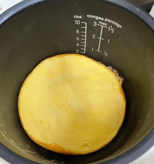 电饭煲蛋糕制作常见问题解决方法（解决电饭煲蛋糕跳的实用技巧）  第3张