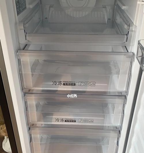 冰柜前后发热的原因及解决方法（揭秘冰柜前后发热的奥秘）  第2张