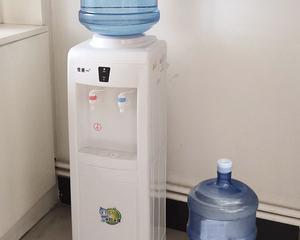 如何正确使用饮水机桶装水（轻松操作）  第1张
