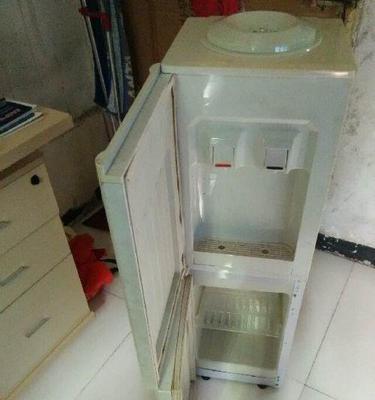 如何解决饮水机排污口渗水问题（有效处理饮水机排污口渗水）  第1张