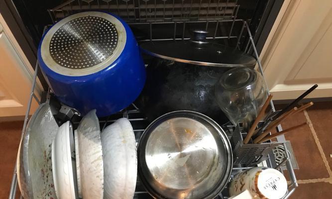 依柯尔洗碗机故障解决指南（一起来了解如何应对依柯尔洗碗机常见故障）  第2张