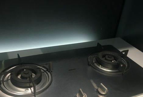 老板燃气灶一会火就灭了的原因及解决办法（燃气灶火焰突然熄灭可能是由于供气问题引起的）  第2张
