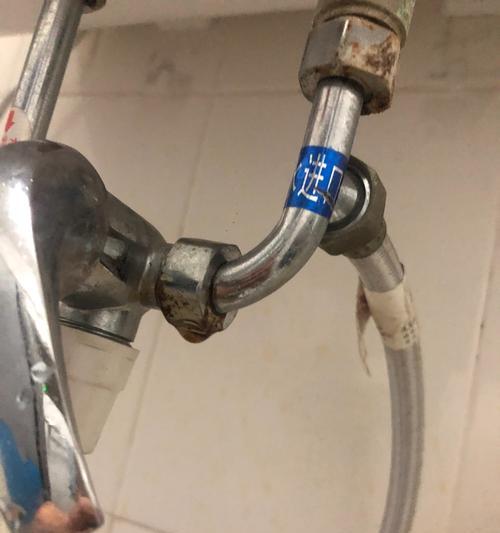 热水器生锈漏水能否修复（探究热水器生锈漏水的原因与解决方法）  第3张
