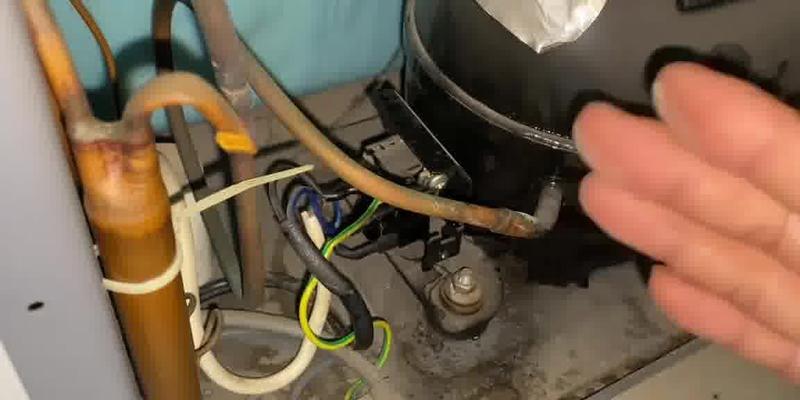 解决美菱冰箱出现E故障的方法（了解常见的E故障代码及其解决方案）  第2张