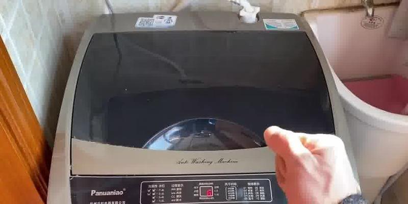 解决LG洗衣机PE故障的有效方法（LG洗衣机出现PE故障该怎么办）  第1张