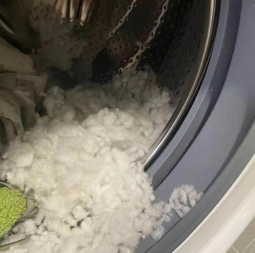 羽绒服洗衣机爆炸谣言揭秘（羽绒服洗涤小心正确操作保安全）  第2张