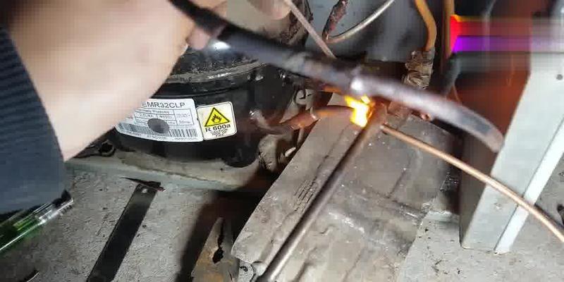 西门子冰箱显示00的维修方法（解决西门子冰箱显示00问题的简易维修技巧）  第2张