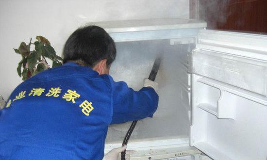 如何清洗冰箱钢丝球？有效去除异味和细菌的步骤是什么？  第1张