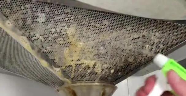 油烟机油污怎么清洗？有效清洗方法有哪些？  第1张