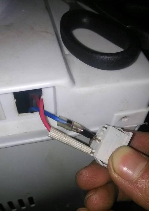 饮水机出现故障如何自行维修？维修步骤和注意事项是什么？  第3张