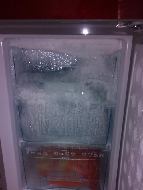 冰箱保鲜室出现水珠是什么原因？如何快速解决？  第3张