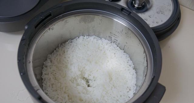 电饭煲蒸米饭夹生是什么原因？如何解决？  第1张