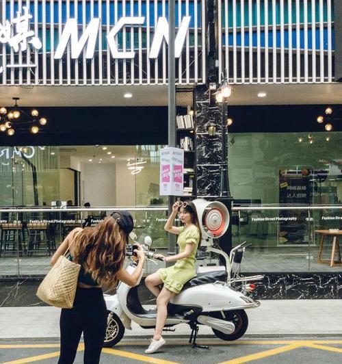 坐车里拿手机拍照视频怎么拍？有哪些技巧？  第2张