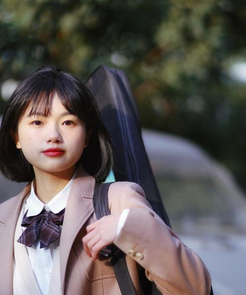 穿着制服用手机拍照的技巧是什么？  第3张